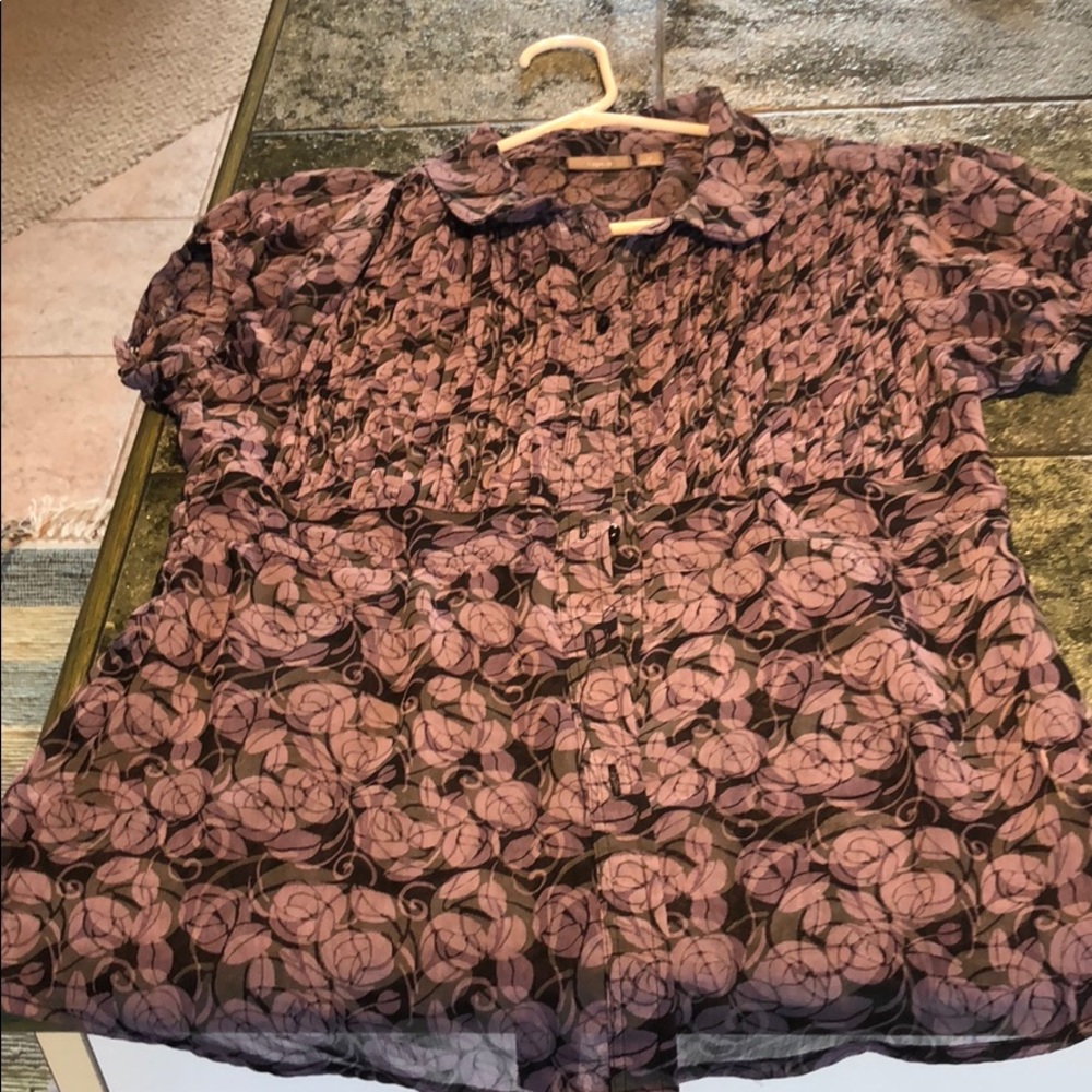 Blouse with black and purple flower patterns